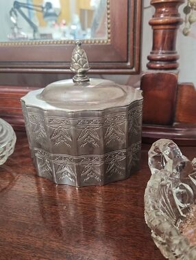 Godinger Silver Decorative Etched Trinket Box